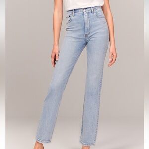 Abercrombie & Fitch The Ankle Straight Ultra High Rise - Light